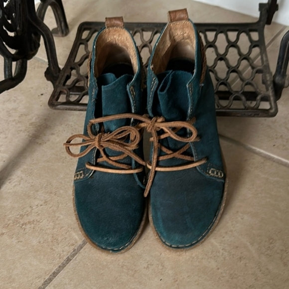 Born Temple II Boot Women's 9 Turquoise Lace Up Suede Short Heel Bootie - Picture 4 of 7